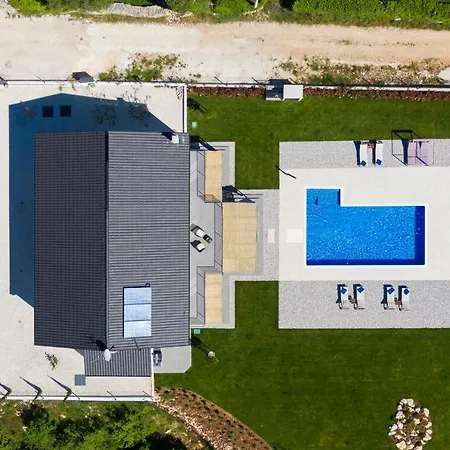 Dolce Bacio Villa *