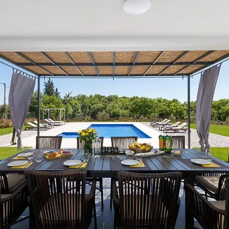 Dolce Bacio Villa